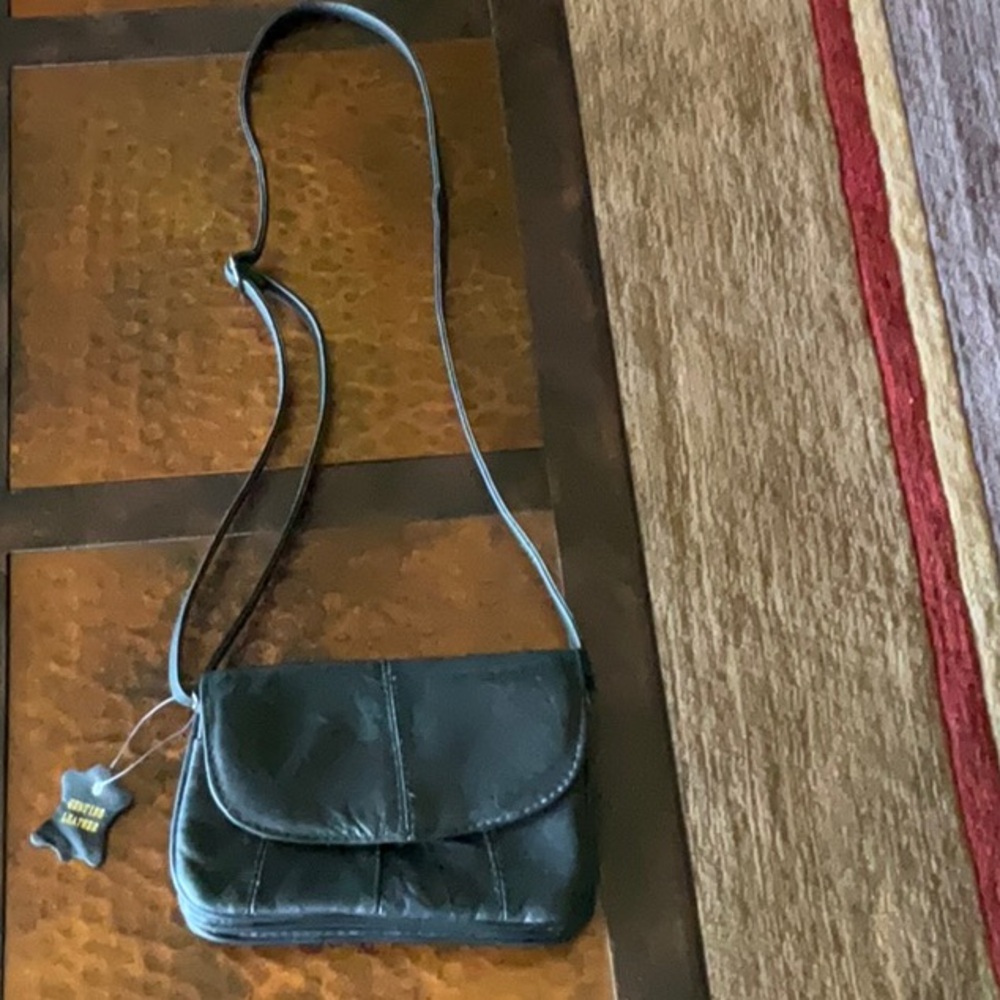 Black Soft Leather Multi Pocket Adjustable Strap Purse Handbag Lightweight Small